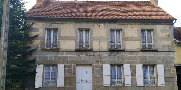 MAISON DE CARACTERE A RENOVER