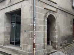 AUBUSSON Grande rue LOCAL COMMERCIAL 64 M2 GRANDES VITRINES