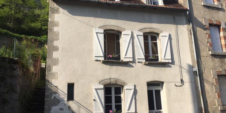 Maison à Aubusson, Quartier calme, proche des commerces