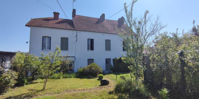 Maison de 7 chambres, avec garage et jardin