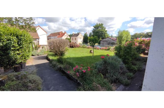 Maison de 7 chambres, avec garage et jardin - M