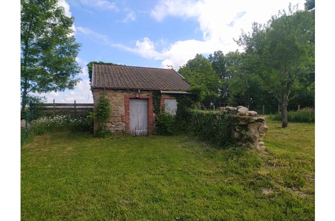 Maison dans superbe village Creusois, jardin et four à pain - G