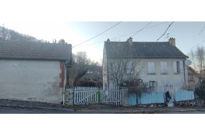 MAISON AVEC JARDIN QUARTIER CALME - A