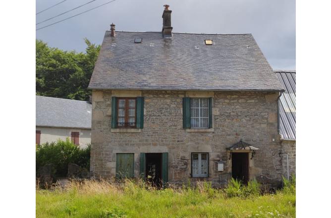 Maison en pierre de pays sur le plateau de Mille vaches - A