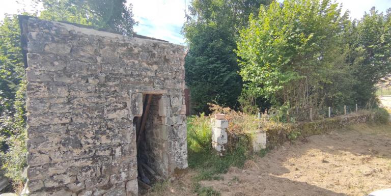 Maison en pierre de pays sur le plateau de Mille vaches - D