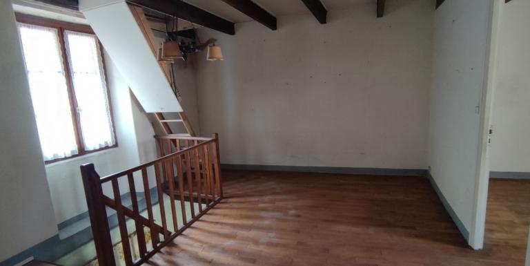 Maison en pierre de pays sur le plateau de Mille vaches - F