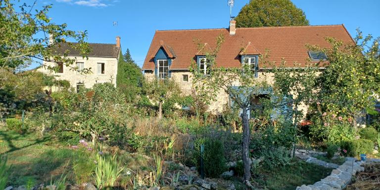 ENSEMBLE DE DEUX MAISONS EN PIERRE