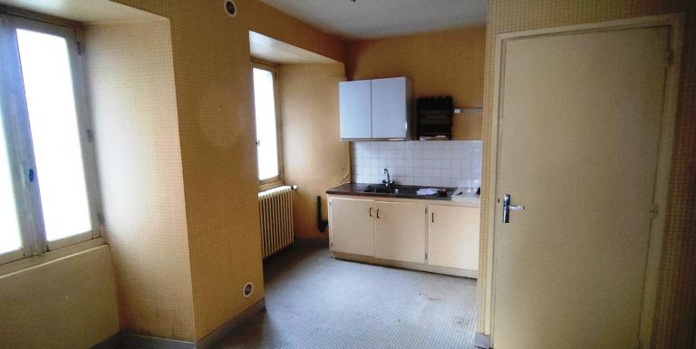 Local commercial 70 M2 CENTRE VILLE FELLETIN - I