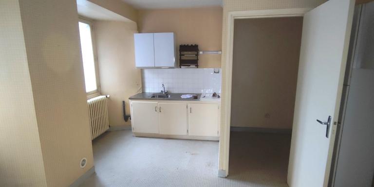 Local commercial 70 M2 CENTRE VILLE FELLETIN - J