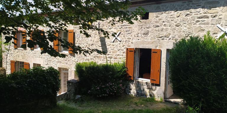 MAISON DU XVII - JARDIN ATTENANT ET DEPENDANCE - E