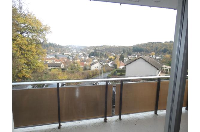 Appartement T3 en Résidence à AUBUSSON avec balcon-loggia - B