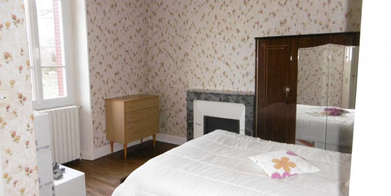 MAISON SUR SOUS SOL , QUATRE CHAMBRES , JARDIN ATTENANT - I