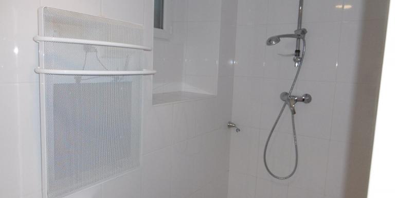 MAISON SUR SOUS SOL , QUATRE CHAMBRES , JARDIN ATTENANT - K