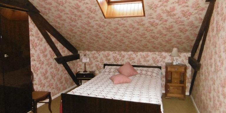 MAISON SUR SOUS SOL , QUATRE CHAMBRES , JARDIN ATTENANT - M