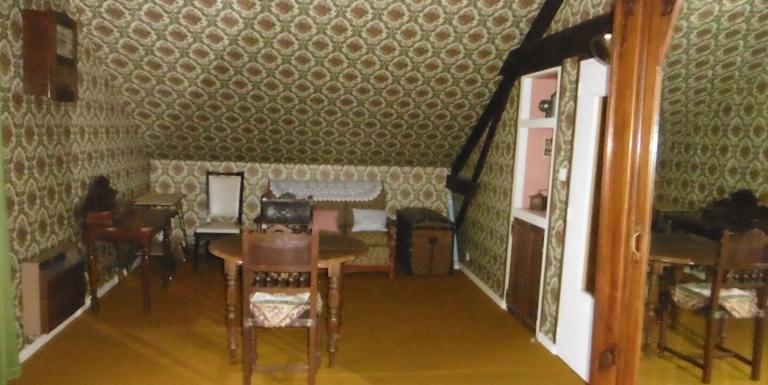 MAISON SUR SOUS SOL , QUATRE CHAMBRES , JARDIN ATTENANT - N