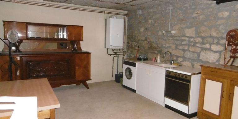 MAISON SUR SOUS SOL , QUATRE CHAMBRES , JARDIN ATTENANT - O