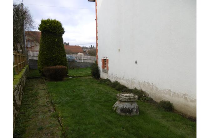 MAISON SUR SOUS SOL , QUATRE CHAMBRES , JARDIN ATTENANT - Q