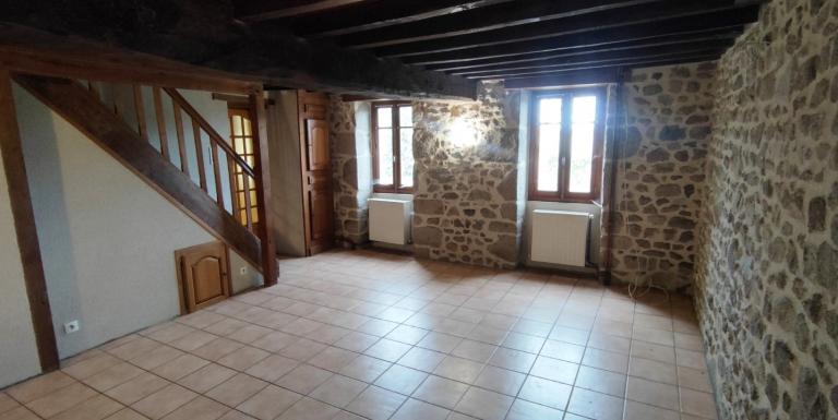 Secteur CHENERAILLES Maison 2 chambres, jardin et garage - C