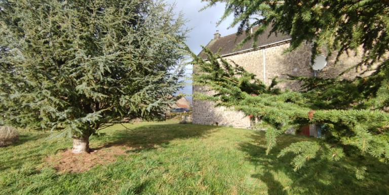 Secteur CHENERAILLES Maison 2 chambres, jardin et garage - D