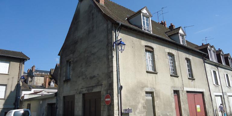 IMMEUBLE A RENOVER - I