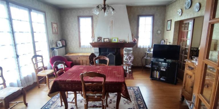 EXCLUSIVITE Maison charme, tranquillité, espace intérieur, vue sur Aubusson - B