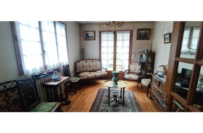 Maison charme, tranquillité, espace intérieur, vue sur Aubusson - C