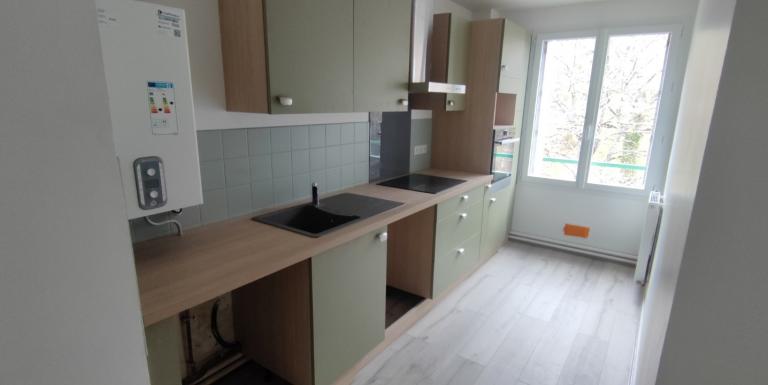 APPARTEMENT REFAIT A NEUF RARE SUR LE MARCHE - D