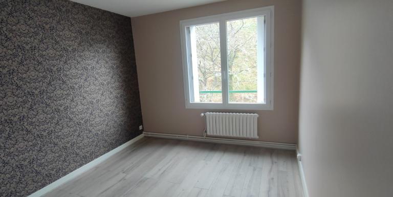 APPARTEMENT REFAIT A NEUF RARE SUR LE MARCHE - F