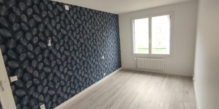 APPARTEMENT REFAIT A NEUF RARE SUR LE MARCHE - I