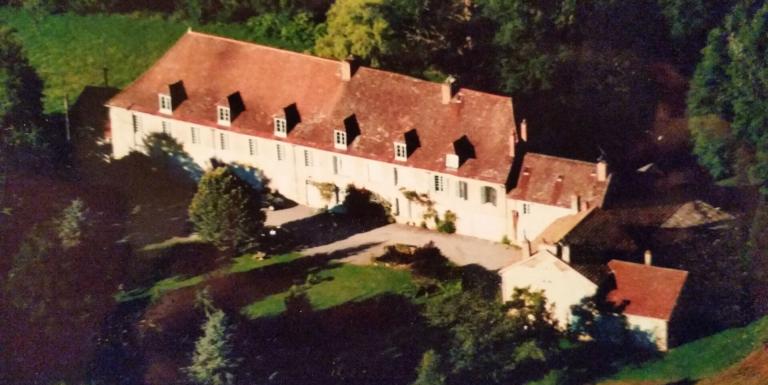 Propriété sur 1hectare 50, Maison de Maître et trois maisons secondaires - E