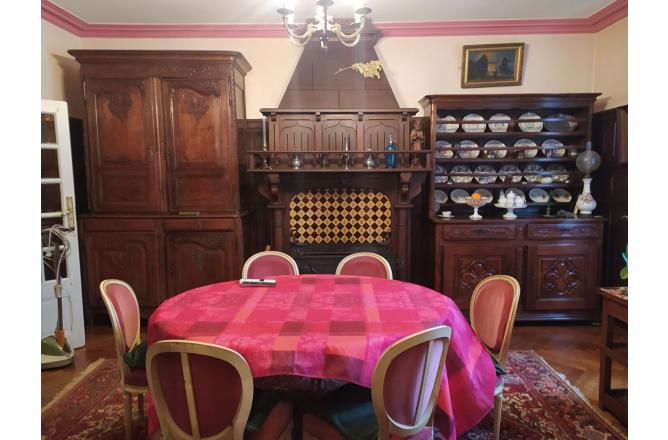Propriété sur 1hectare 50, Maison de Maître et trois maisons secondaires - E