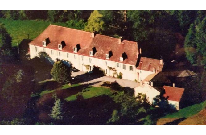 Propriété sur 1hectare 50, Maison de Maître et trois maisons secondaires - G