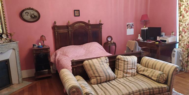 Propriété sur 1hectare 50, Maison de Maître et trois maisons secondaires - L