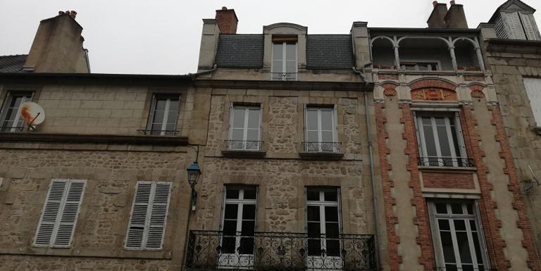 IMMEUBLE AUBUSSON SIX APPARTEMENTS LIBRES - B