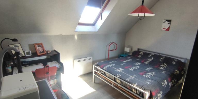 MAISON CENTRE AHUN SUR SOUS-SOL - F