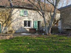 MAISON DE CAMPAGNE AVEC PETIT JARDIN ET DEPENDANCE