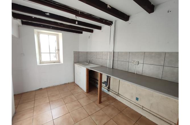 MAISON AVEC TERRAIN ATTENANT - B
