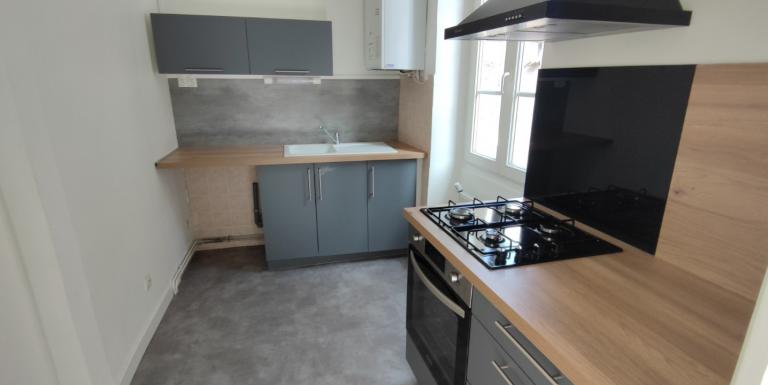 Appartement F2 entièrement rénové centre ville AUBUSSON - A
