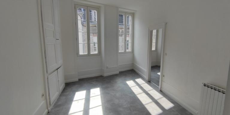 Appartement F2 entièrement rénové centre ville AUBUSSON - B