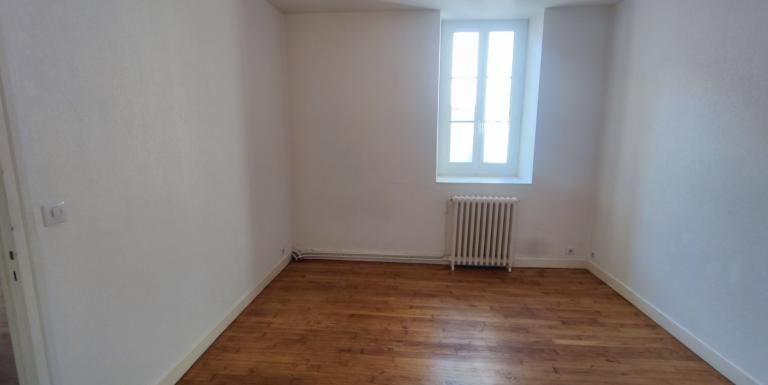 Appartement F2 avec terrasse en Centre ville Quartier calme - C