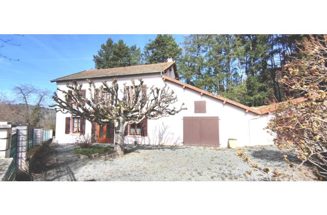 Maison proche FELLETIN , 3 chambres, terrain de 2800 m2 - A