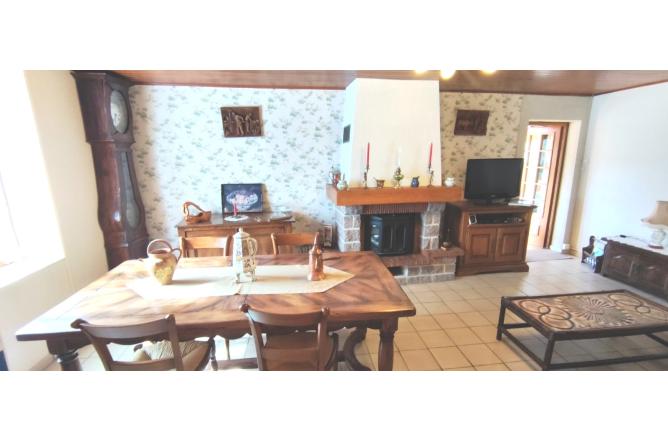 Maison proche FELLETIN , 3 chambres, terrain de 2800 m2 - B