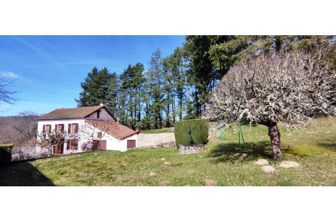 Maison proche FELLETIN , 3 chambres, terrain de 2800 m2 - D