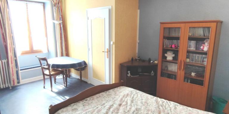 Maison proche FELLETIN , 3 chambres, terrain de 2800 m2 - E