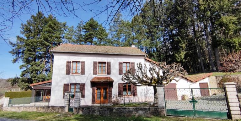 Maison proche FELLETIN , 3 chambres, terrain de 2800 m2 - L