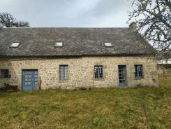 MAISON EN PIERRES A RENOVER