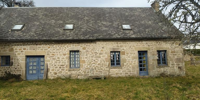 MAISON EN PIERRES A RENOVER - A