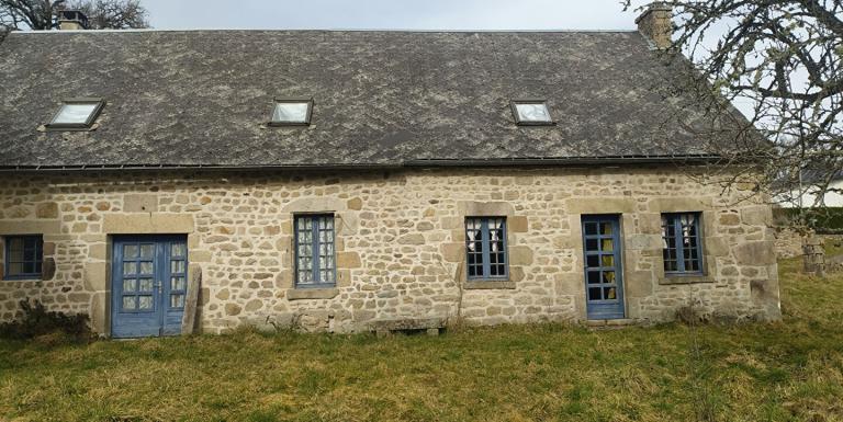 MAISON EN PIERRES A RENOVER