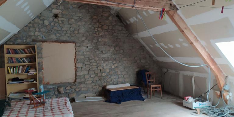 MAISON EN PIERRES A RENOVER - H