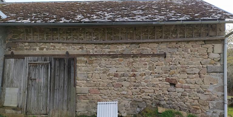 MAISON AVEC JARDIN ATTENANT - C